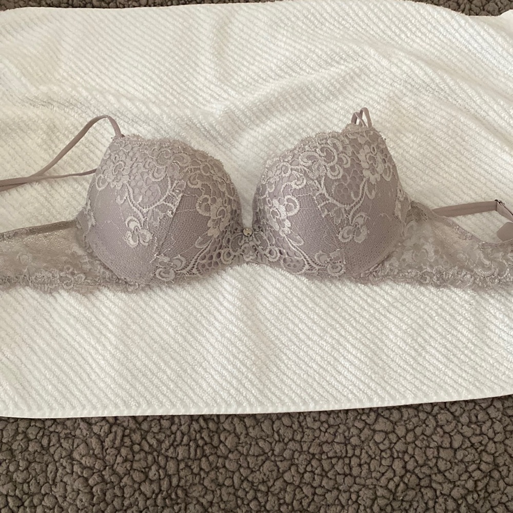 Victoria’s Secret Grey Lace Very Sexy Bra